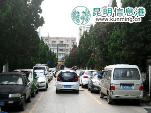 昆明市网约车新政下的巷弄奇遇，探访隐藏小店奇趣之旅