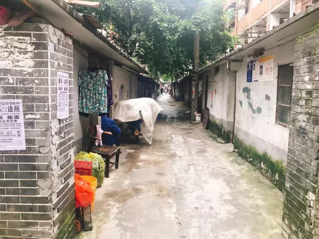 小巷特色小店揭秘，最新个税计算详解